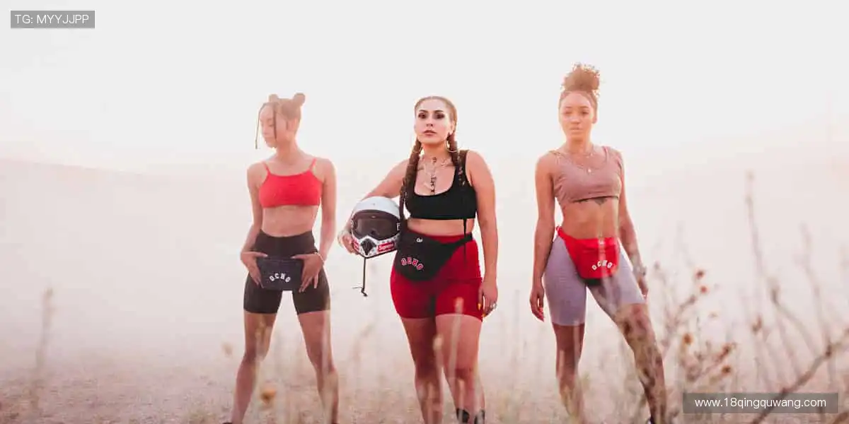 🌟 球星同款周边，把热爱穿在身上，戴在腕间！👕